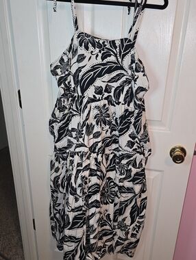 Who What Wear Black and White Floral Dress